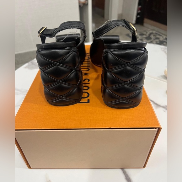 Louis Vuitton Lambskin Shake Slingback Pumps Black 41 - Picture 4 of 8